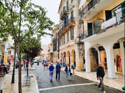 korfu stadt bummeln stra�e